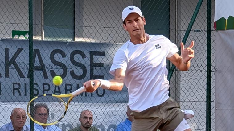 Alexander Weis steht im Halbfinale von Bozen.