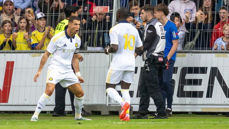 Cristiano Ronaldo fait la fête avec exubérance. ©APA / EXPA/JOHANN GRODER