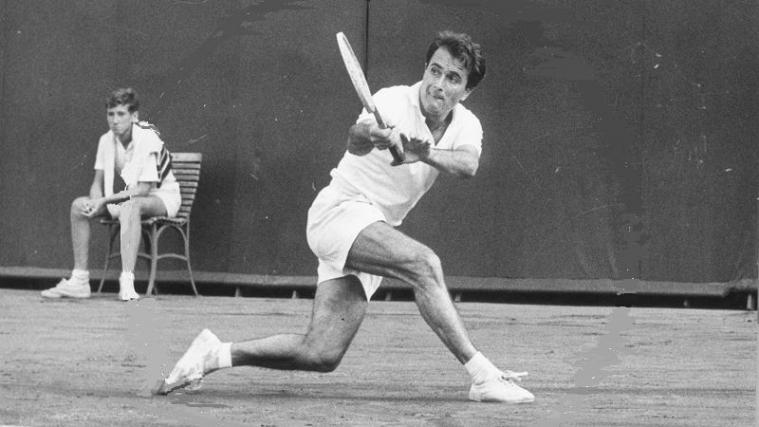 Beppe Merlo from Merano is considered the inventor of the one-handed backhand.
