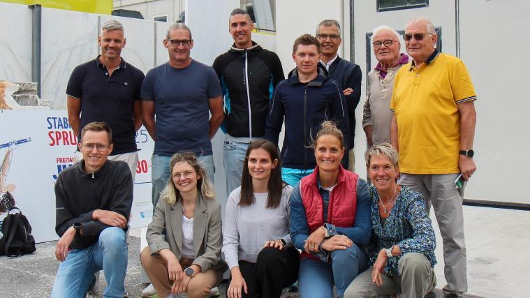 Die emsigen Veranstalter des Stabhochsprung Meetings präsentierten die diesjährige Auflage. © Sportissimus