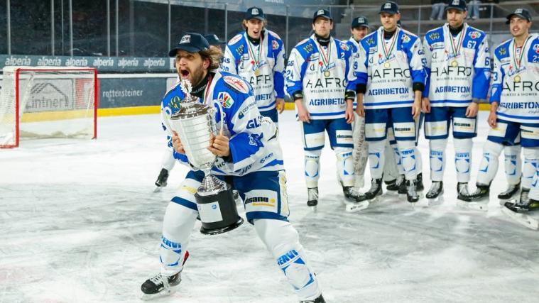 Ein bekannter Name verabschiedet sich von der Eishockey-Bühne. © Vito de Romeo