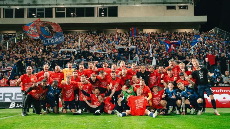 Heidenheim schaffte heuer den Klassenerhalt in der Relegation.