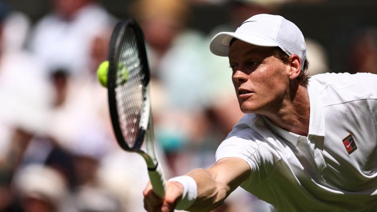 Jannik Sinner ist der haushohe Favorit. © APA/afp / HENRY NICHOLLS