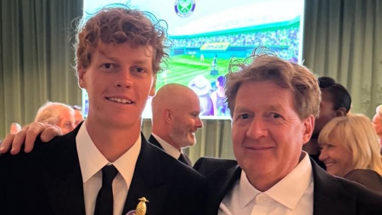 Jannik Sinner mit dem stolzen Papa Hanspeter.