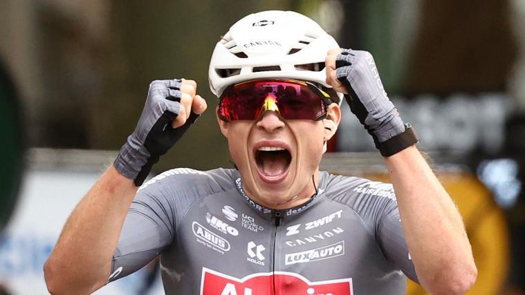 Jasper Philipsen hat die 1. Etappe der Tour de France 2025 gewonnen. © APA/afp / ANNE-CHRISTINE POUJOULAT
