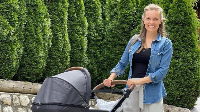 Manuela Mölgg is expecting her second child. © Instagram / @manuelamoelgg