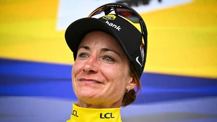 Mariane Vos war sichtlich berührt. © APA/afp / JULIEN DE ROSA