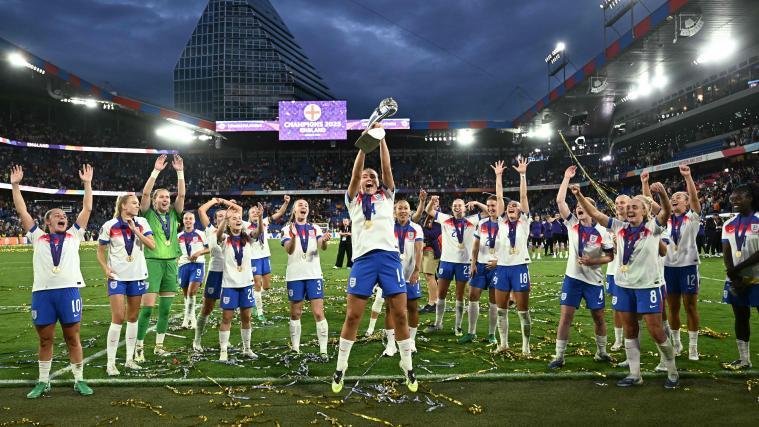 So jubelt England über den EM-Triumph. © APA/afp / FABRICE COFFRINI