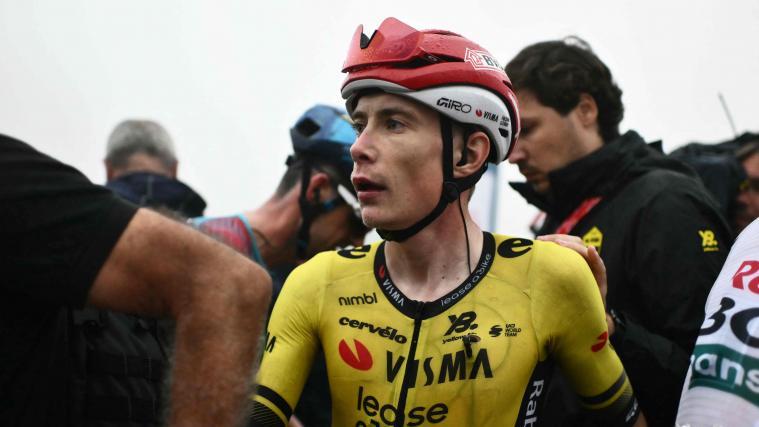 Böse Überraschung für Jonas Vingegaard & Co. © APA/afp / MARCO BERTORELLO