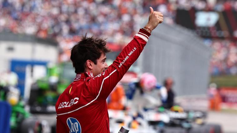 Charles Leclerc ist eine Sensation gelungen. © ANSA / ANNA SZILAGYI / POOL