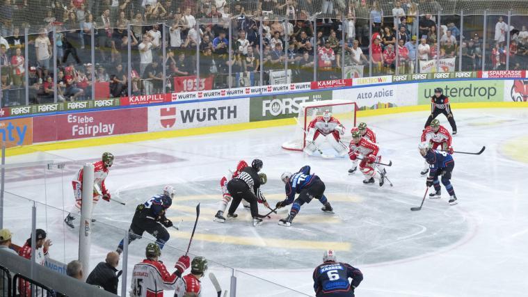 Le HCB a joué ses débuts à domicile devant une foule nombreuse. © Vanna Antonello