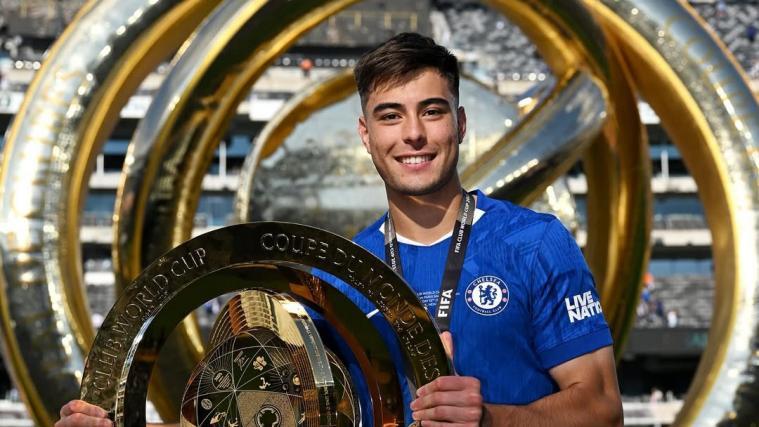 Der Verteidiger hat mit Chelsea die Klub-WM gewonnen. © Instagram