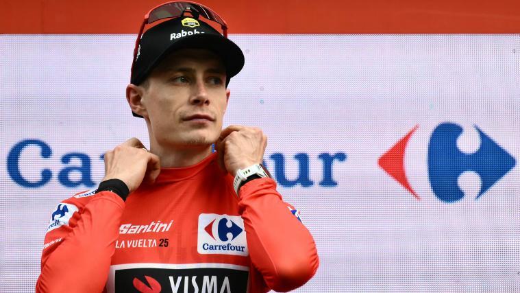 Jonas Vingegaard liegt weiter in Führung. © APA/afp / MARCO BERTORELLO