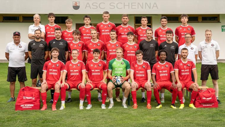 Mit dieser Mannschaft wird der FC Schenna versuchen, die Klasse in der Landesliga zu halten.