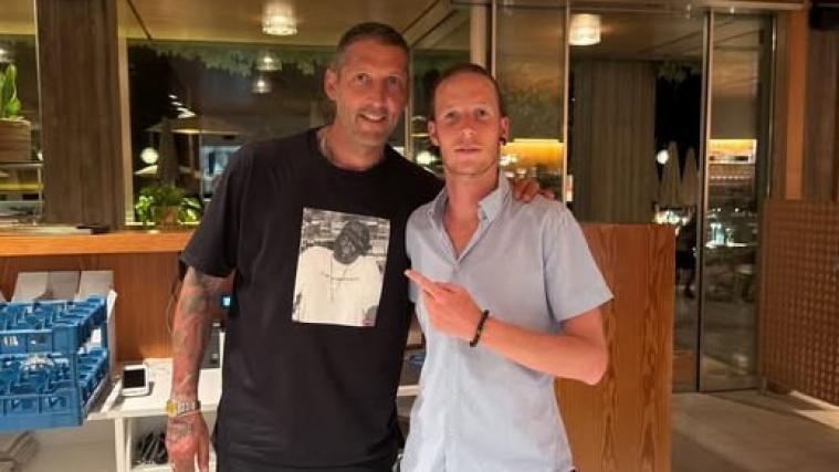 Prominenter Besuch: Marco Materazzi (links) mit Fan Nicolas Oberbacher  am Kalterer See.