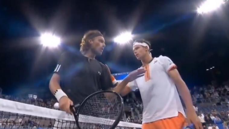 Stefanos Tsitsipas war mächtig angefressen. © Screenshot
