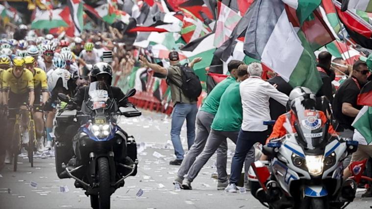 Aufgrund der heftigen Proteste musste die Etappe neutralisiert werden. © ANSA / Miguel Tona