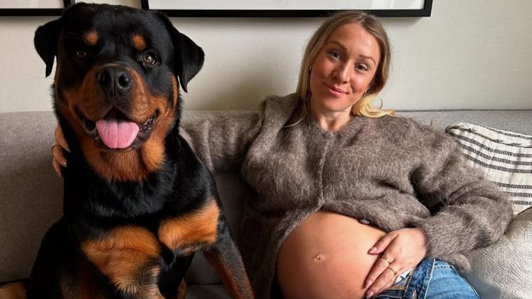 A former skier is excited about her new baby. © Instagram