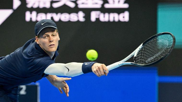 Jannik Sinner ist erneut gefordert. © APA/afp / GREG BAKER