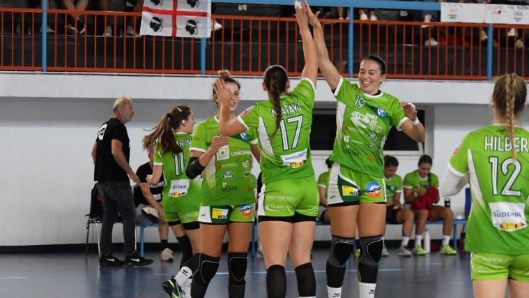 Jubel bei den Handballdamen des SSV Brixen: Am Samstag folgte der nächste Sieg in der noch jungen Saison. © SSV Brixen