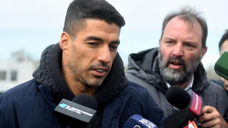 Luis Suarez was taken out of action. © APA/afp / DANTE FERNANDEZ