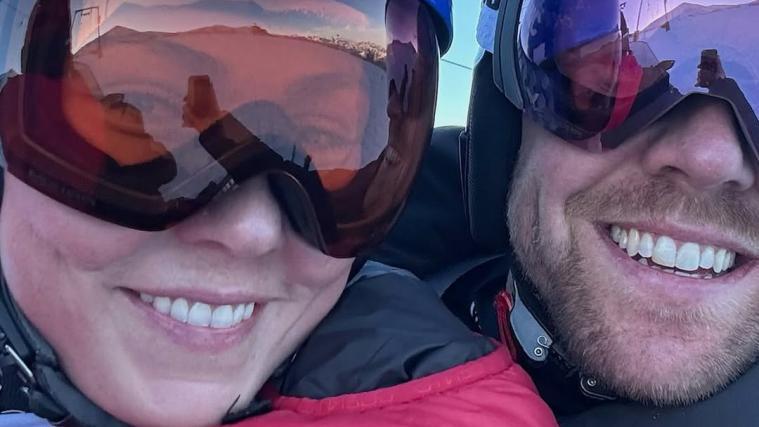 Shiffrin and Kilde look lovingly into the camera.