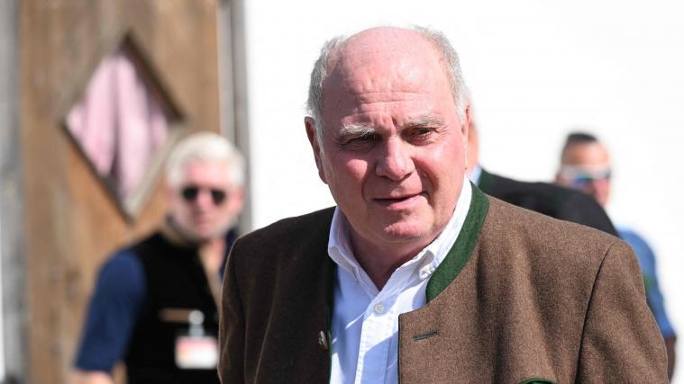 Uli Hoeneß plädiert für die Standhaftigkeit der Bundesliga. © APA/afp / KIRILL KUDRYAVTSEV