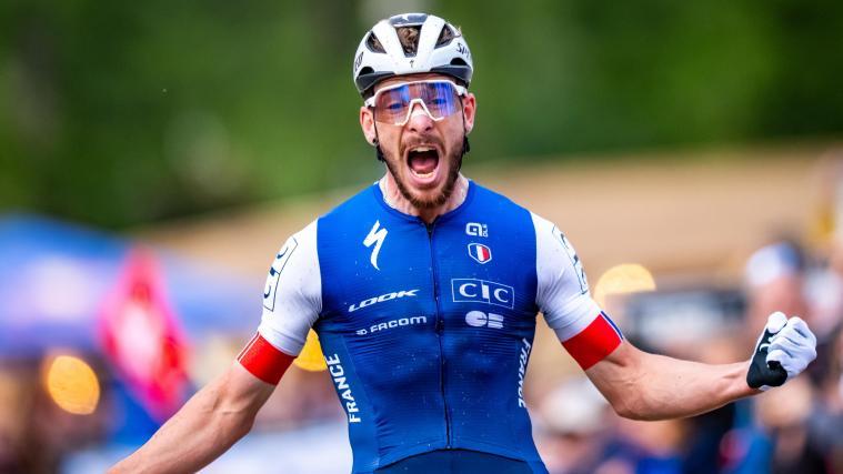 Victor Koretzky freut sich über WM-Gold. © ANSA / MAXIME SCHMID