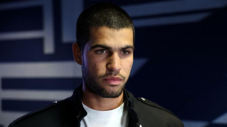 Carlos Alcaraz beklagt sich über den vollen Terminkalender, spielte aber den Laver Cup und ist beim Six Kings Slam dabei. © APA / CLIVE BRUNSKILL