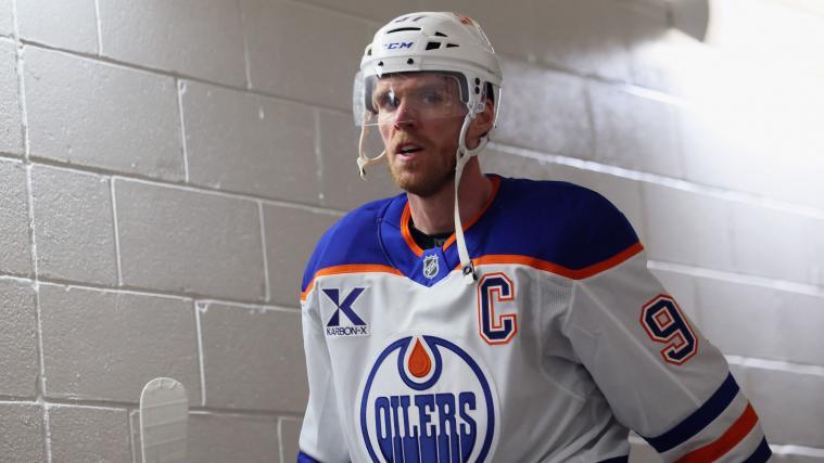 Connor McDavid hat in der NHL endlich angeschrieben. © APA / BRUCE BENNETT