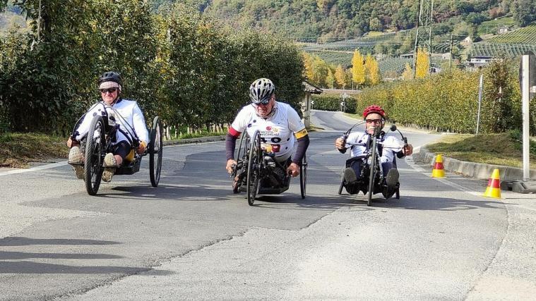 Die Handbiker zeigten im Vinschgau vollen Einsatz. © VSS