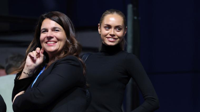Freundin Laila Hasanovic (rechts) unterstützt ihren Jannik in Wien. © FELICE CALABRO' / Felice Calabro'