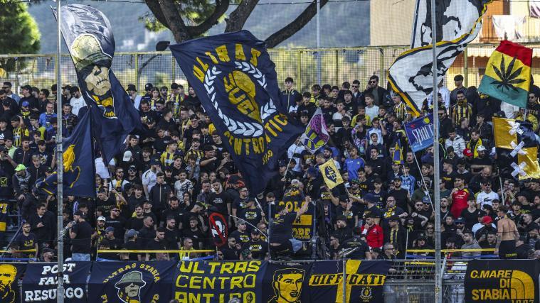Im Stadion von Juve Stabia gab offenbar lange die Mafia den Ton an. © ANSA / Ciro Fusco