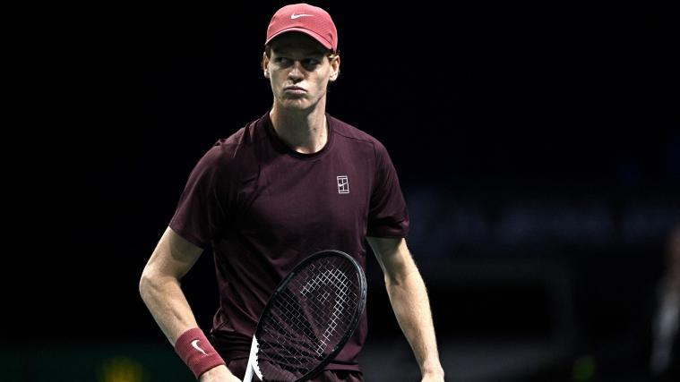 Jannik Sinner will ins Halbfinale! © APA/afp / JULIEN DE ROSA