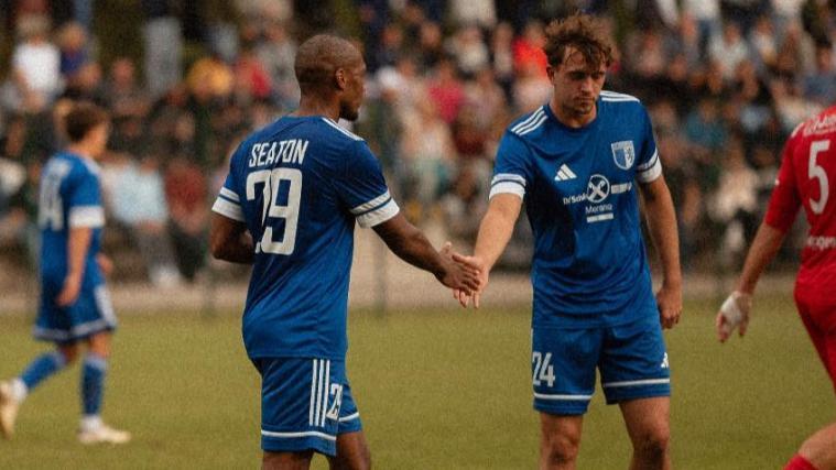 Michael Seaton (links) und sein Sturmpartner Luca Polli (rechts). © FC Obermais