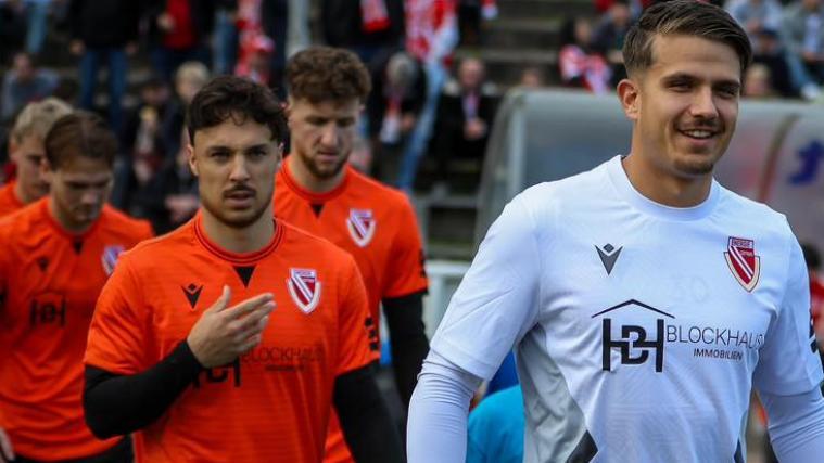 Simon Straudi (vorne links) gab sein Comeback.