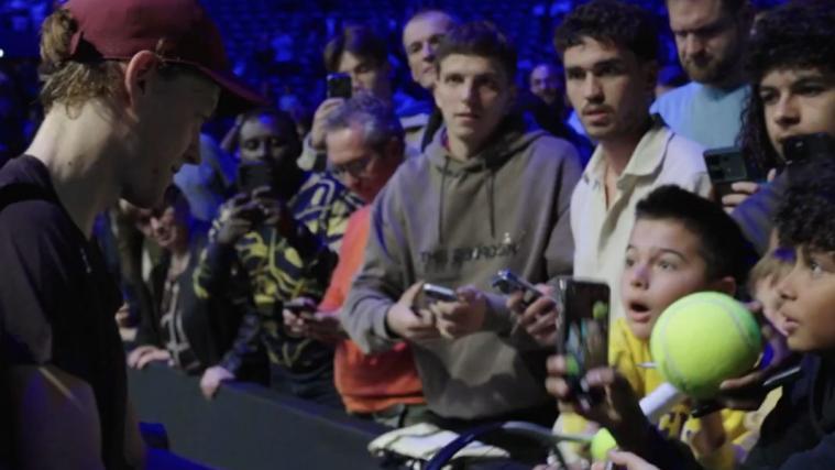 Sinner presented a special gift to a young fan.