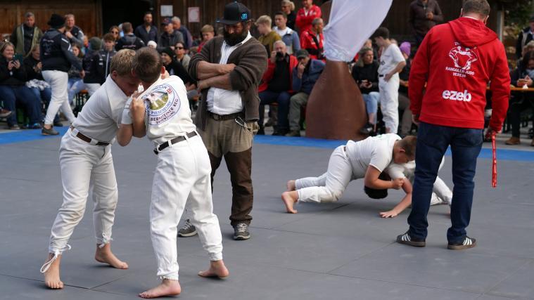 On Sunday, the traditional international four-country wrestling competition took place in St. Martin in Passiria. State wrestling chairman Harald Egger spoke in an interview with SportNews about the successful event with around 100 athletes from the Alpine region. © stol