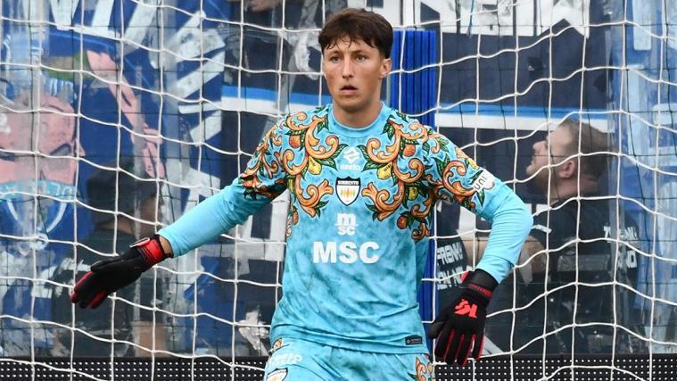 Auf den Spuren seines Vaters: Der 19-jährige Simon Harrasser gilt als eines der größten Südtiroler Fußball-Talente.