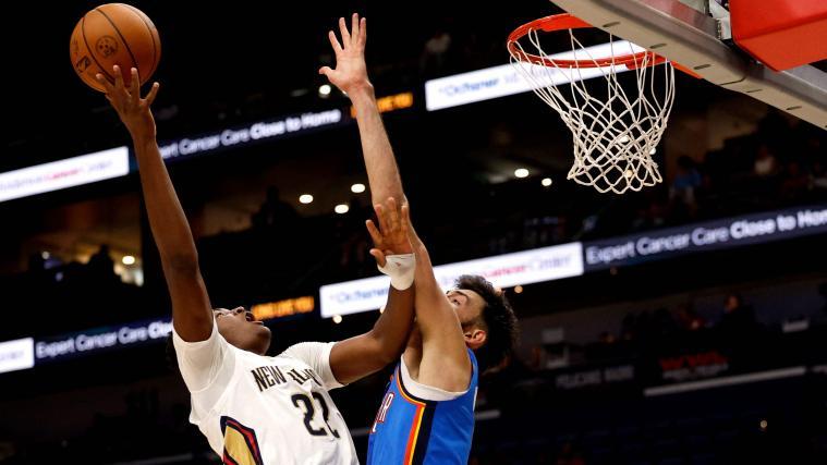 Chet Holmgren (rechts) und OKC ließen New Orleans auflaufen. © APA / SEAN GARDNER