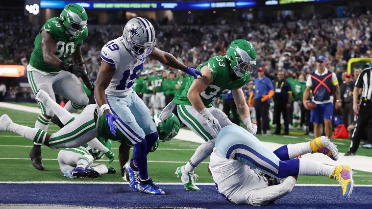 Die Dallas Cowboys (in weiß) legten eine fulminante Aufholjagd hin. © APA / STACY REVERE