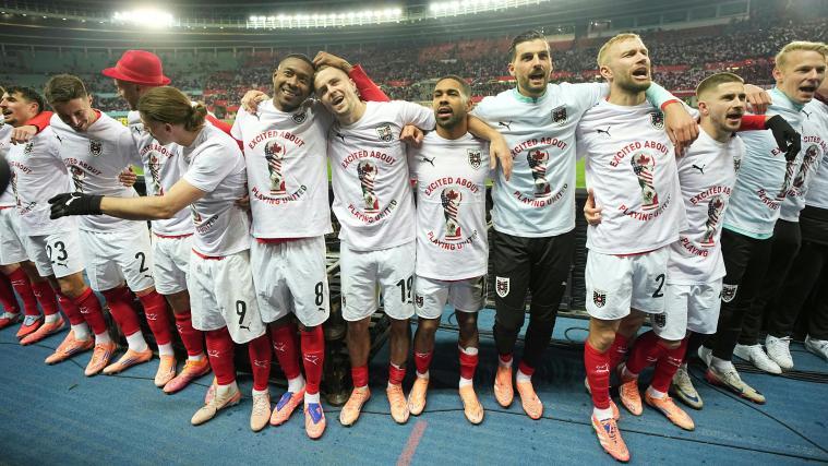 Gemeinsam mit einem ausverkauften Praterstadion feierten Österreichs Spieler die WM-Qualifikation. © APA / GEORG HOCHMUTH