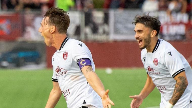 Manuel Fischnaller (links) trifft immer noch wie am Fließband. © FC Trapani