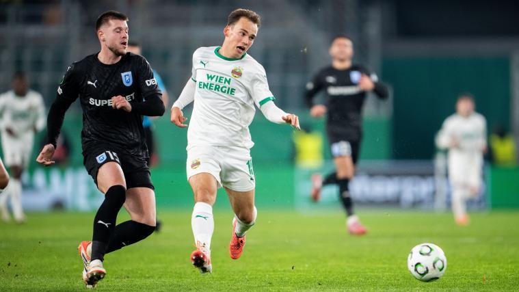 Nikolaus Wurmbrand (r.) musste mit Rapid eine weitere Niederlage einstecken. © APA / GEORG HOCHMUTH