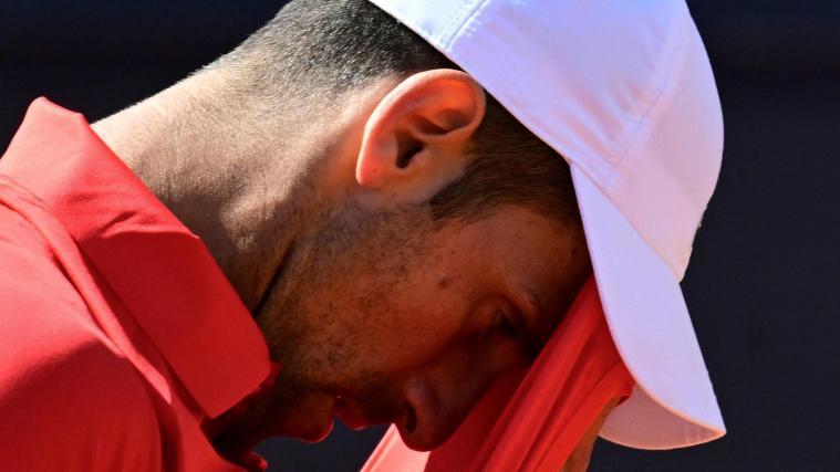 Novak Djokovic trauert um seinen Ex-Trainer. © APA/afp / TIZIANA FABI