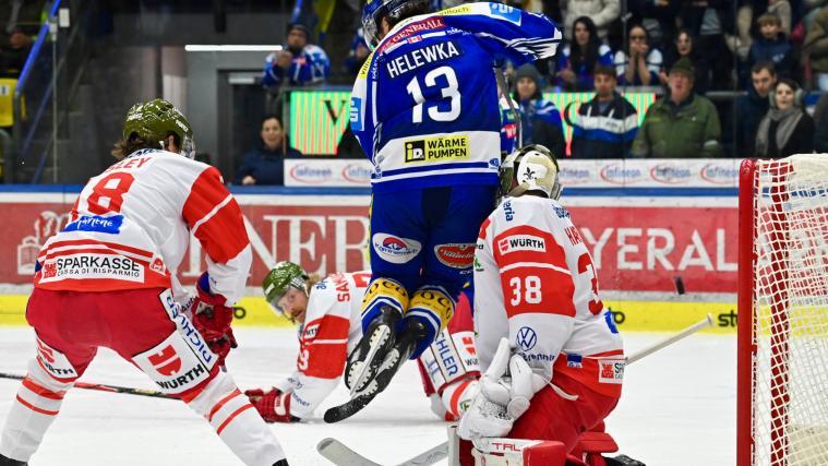 Der Ex-Bozner Adam Helewka (in blau) war einer der auffälligsten Spieler beim Villacher SV. © VSV/STEFAN