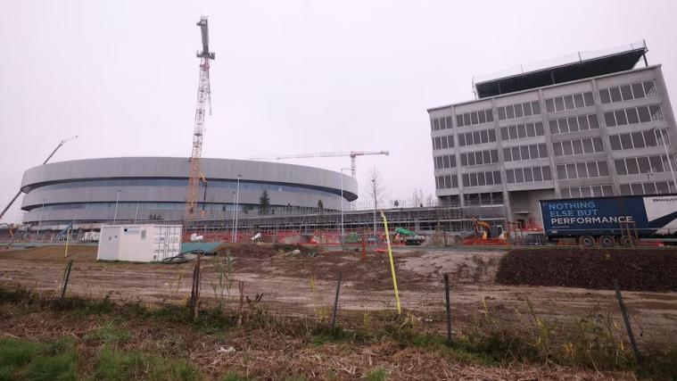Die 14.000 Zuschauer fassende Santagiuliana Ice Hockey Arena ist das Herzstück des olympischen Eishockey-Turniers.