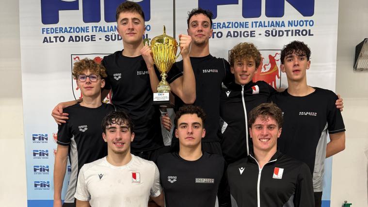 Die Coppa-Brema-Sieger des SSV Bozen: Moritz Mattivi, Luca Comunello, Tommaso Cerpelloni, Elias Dibiasi, Alexander Walzl (hinten v.l.); Patrick Bevilacqua, Thomas Bevilacqua, Luca Scampicchio (vorne v.l.).