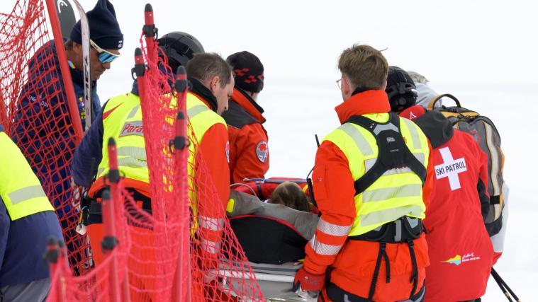Die Olympiasiegerin musste abtransportiert werden. © ANSA / JEAN-CHRISTOPHE BOTT
