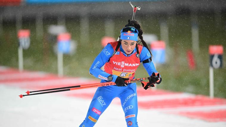 Dorothea Wierer greift an. © APA/afp / HANNA BRUNLOF